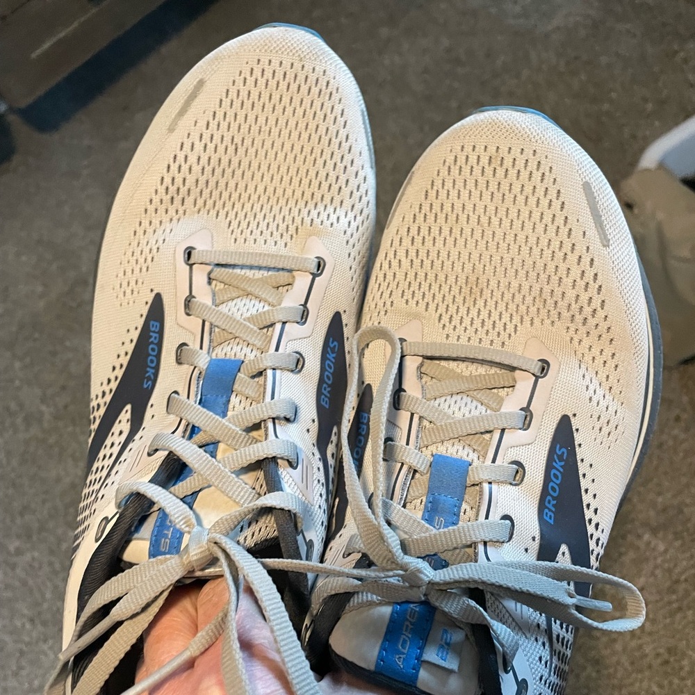 Men’s Brooks running shoes